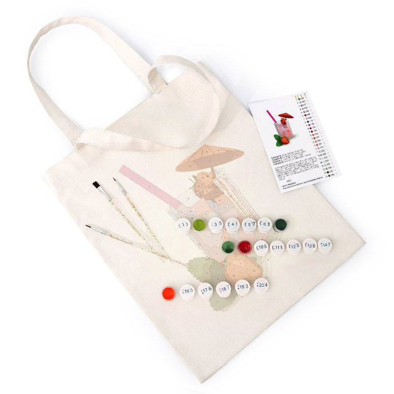 Strawberry Daiquiri Tote – Paint & Sip - Detail 2