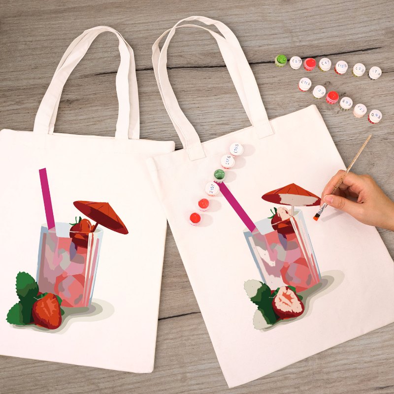Strawberry Daiquiri Tote – Paint & Sip - Detail 5